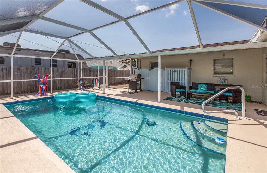 140 Columbia Road Venice, FL 34293 - Photo 29 of 30 a view of a room with chairs and table