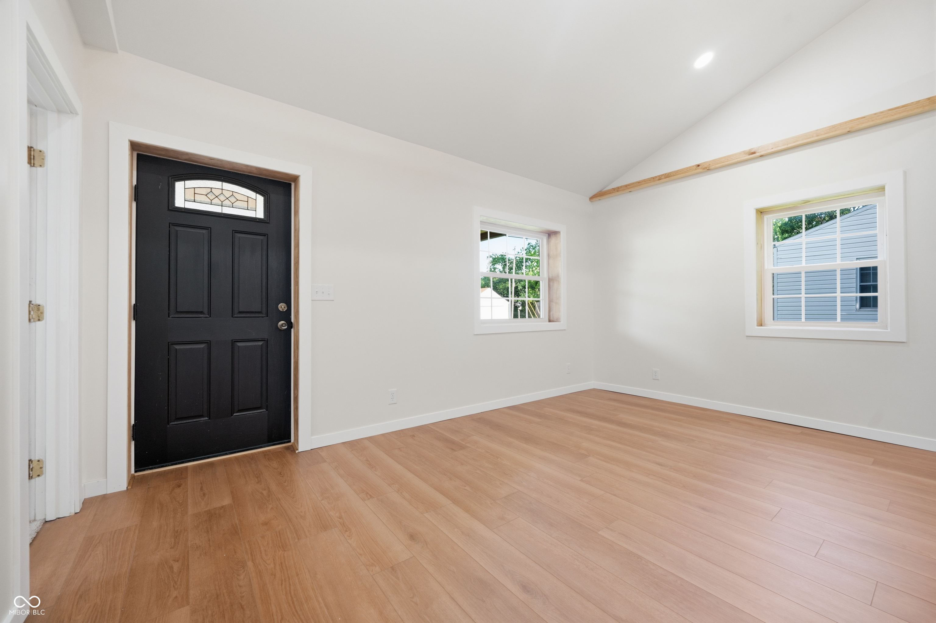 922 South Umbarger Road Muncie, IN 47304 - Photo 2 of 22 Gallery Image 2