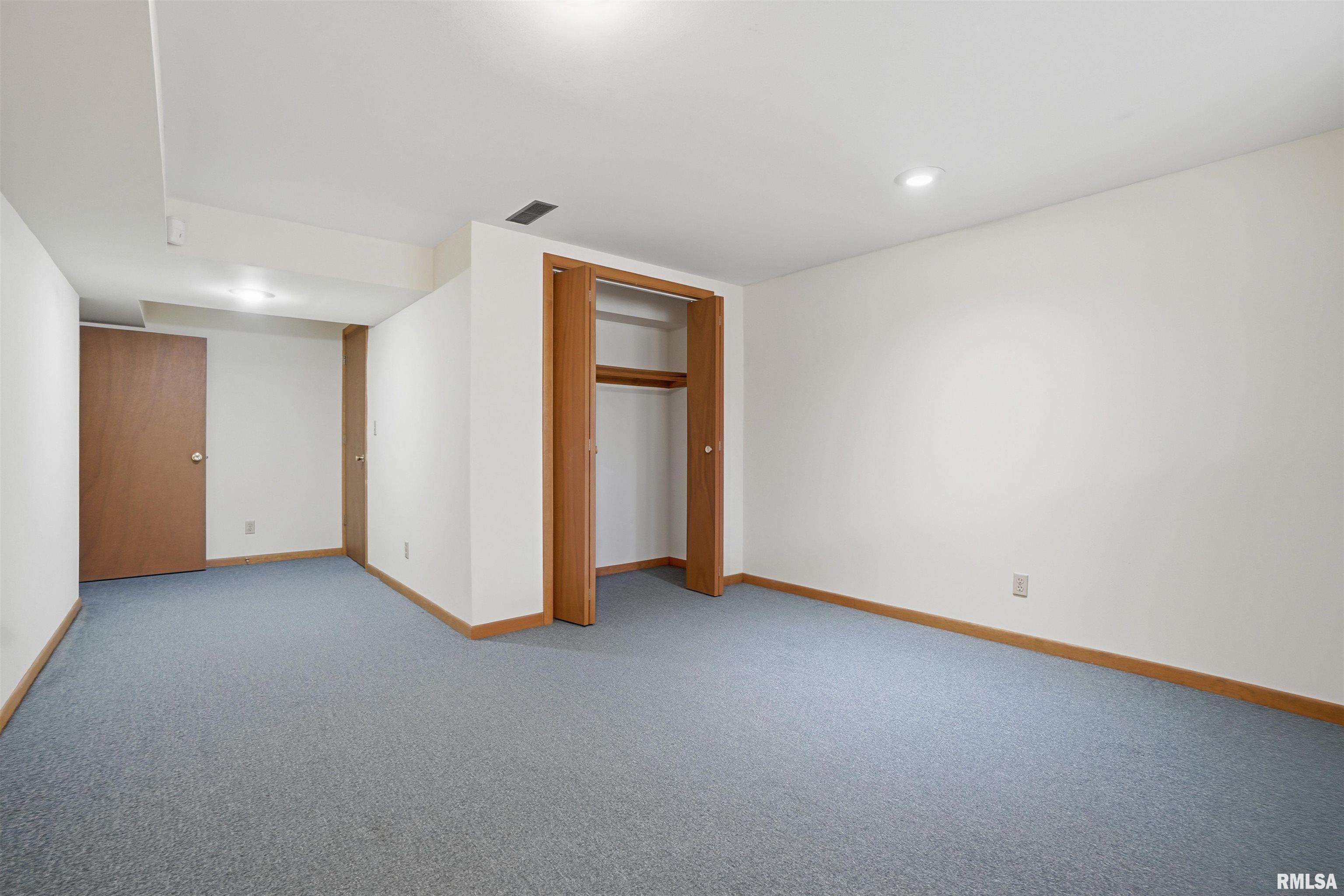 10939 North Sleepy Hollow Road Peoria, IL 61615 - Photo 26 of 33