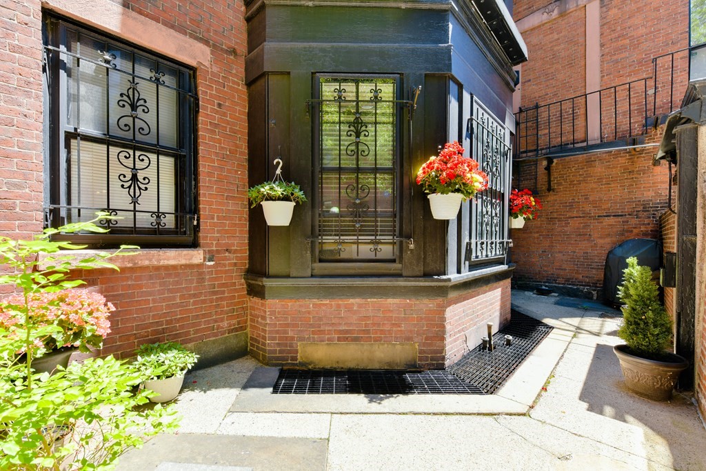 49 Beacon Street, Unit 2 Boston, MA 02108 - Photo 11 of 14