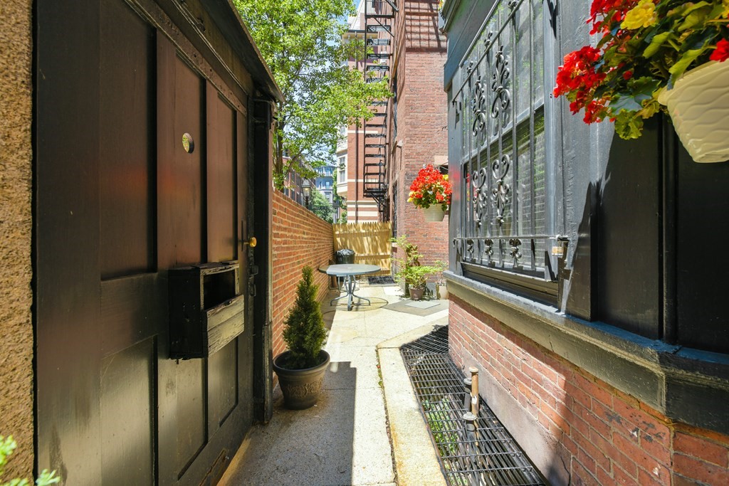 49 Beacon Street, Unit 2 Boston, MA 02108 - Photo 12 of 14