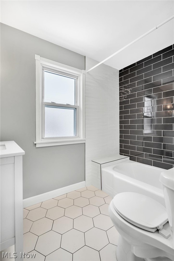 4034 Stilmore Road Cleveland, OH 44121 - Photo 19 of 29