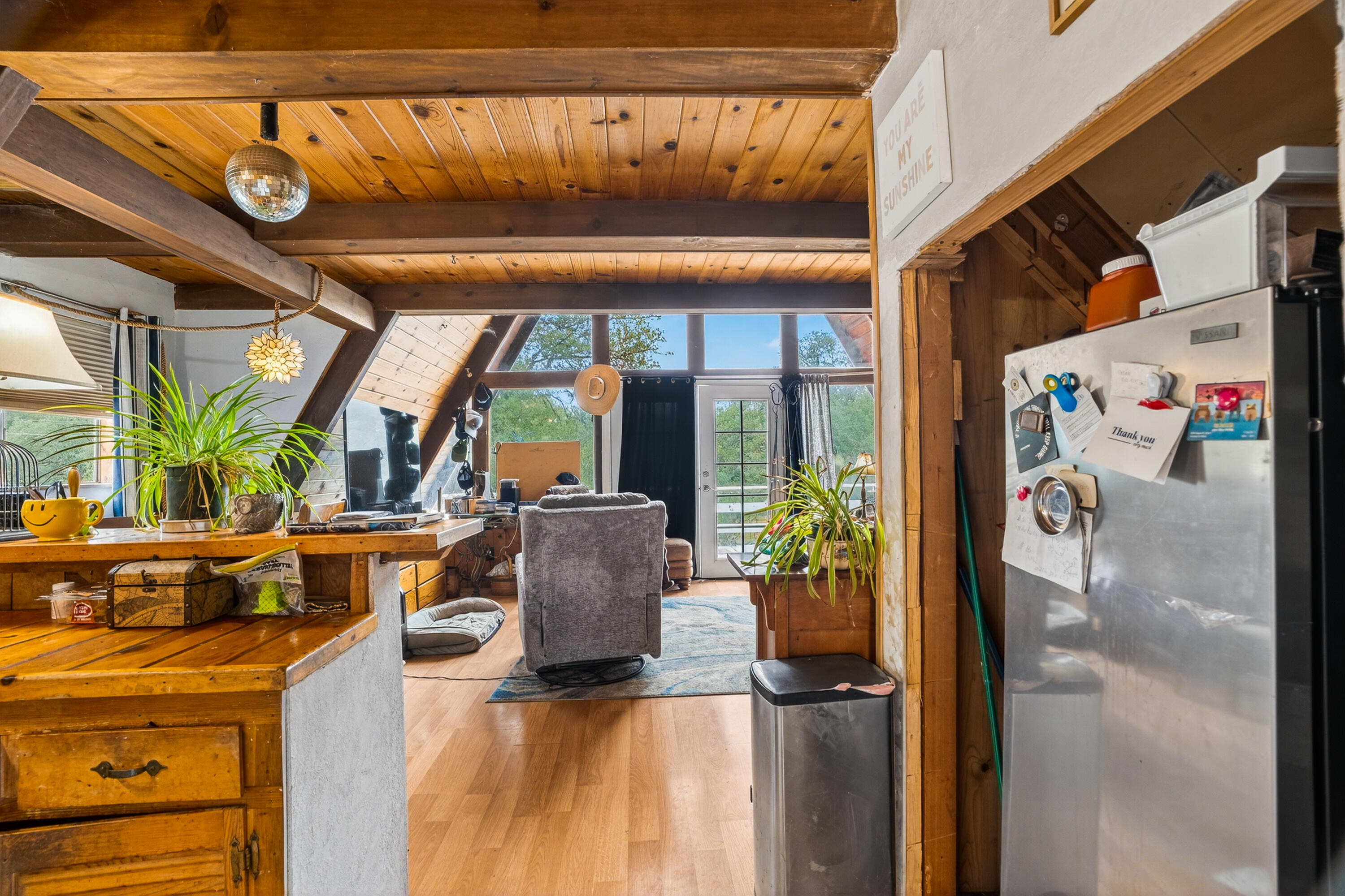 16937 Stagecoach Road Corning, CA 96021 - Photo 7 of 24 a view of living room filled with furniture
