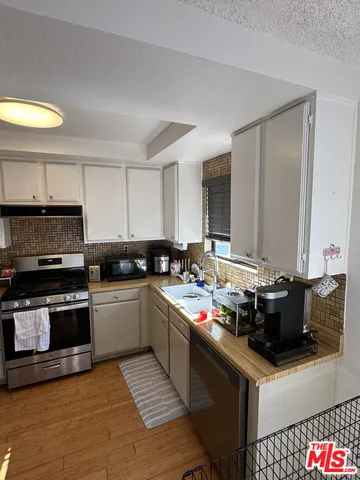 $485,000 | 14400 Tupper Street, Unit B, Panorama City, CA 91402