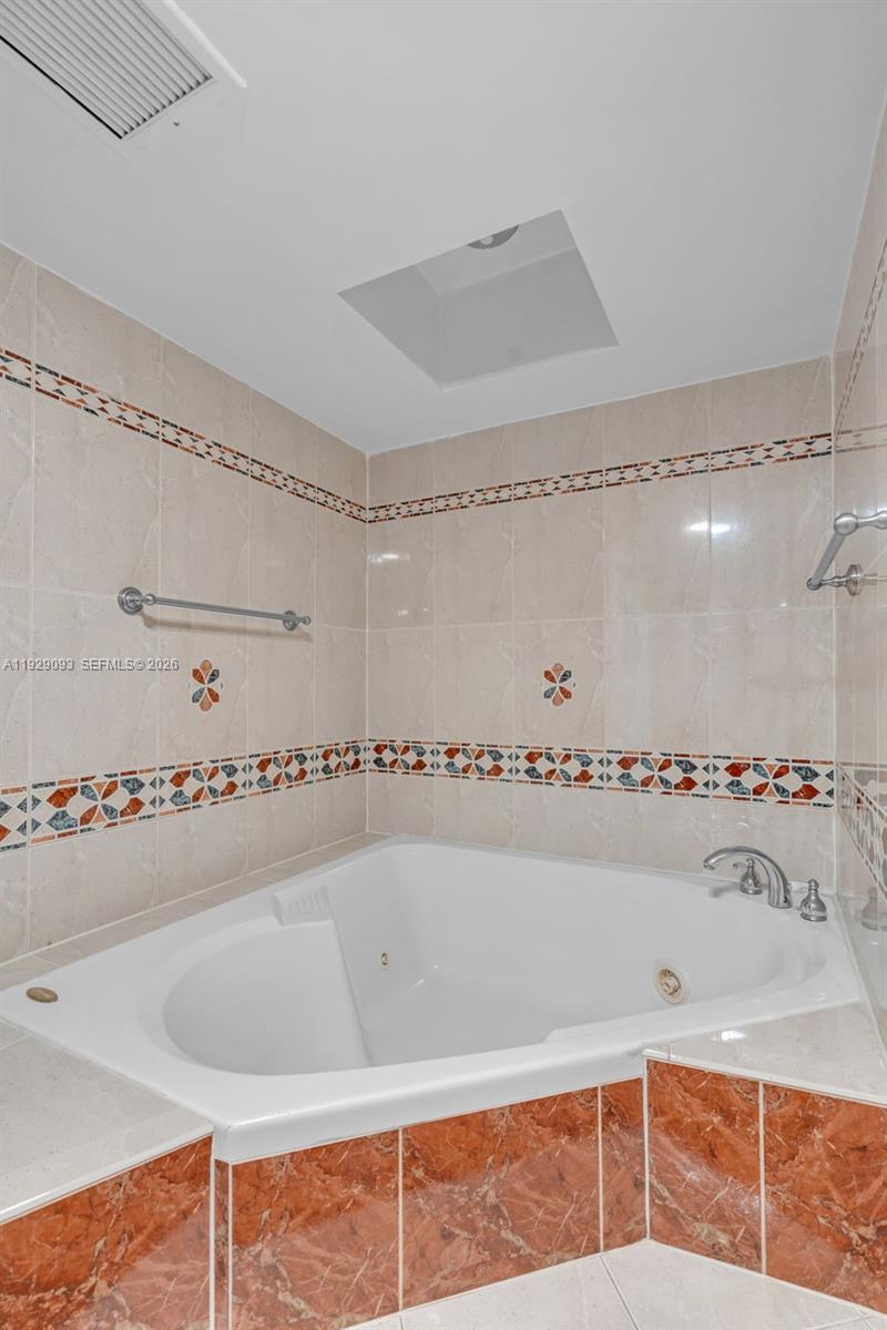 121 Crandon Boulevard, Unit 248 Key Biscayne, FL 33149 - Photo 21 of 48