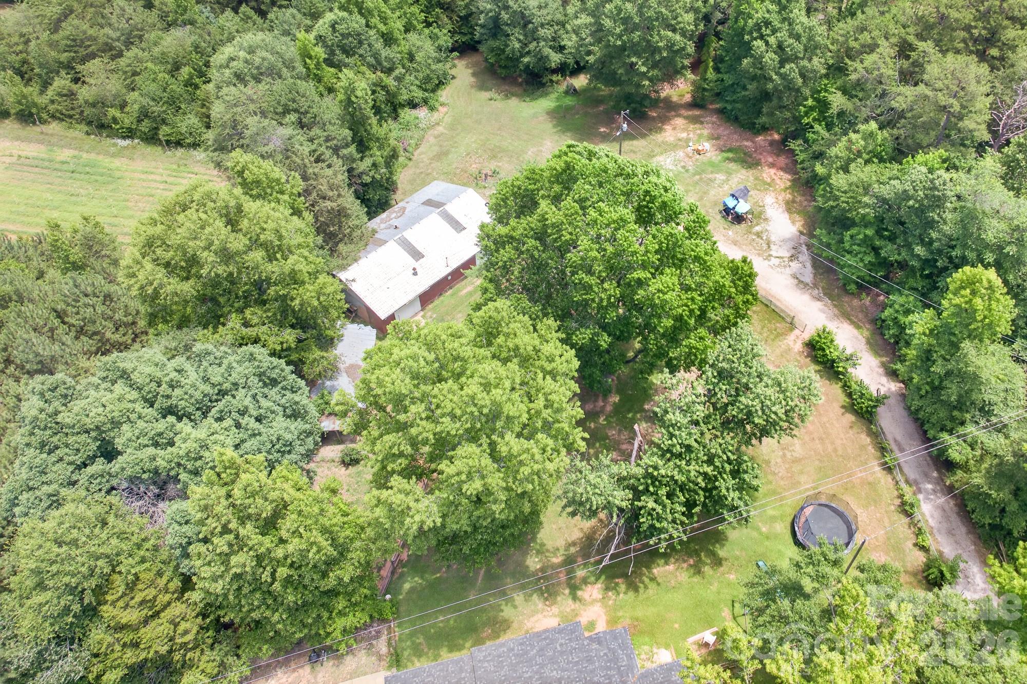 2446 Woods Road York, SC 29745 - Photo 6 of 37