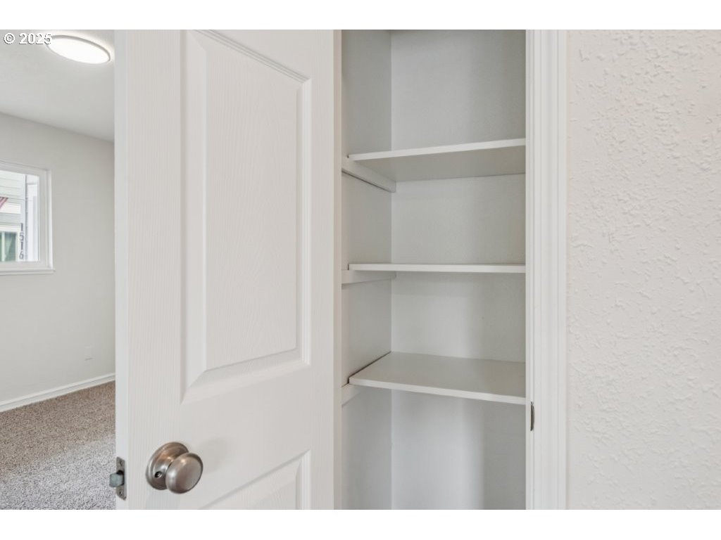 1500 Northeast Paropa Court Gresham, OR 97030 - Photo 31 of 31 a view of cabinet