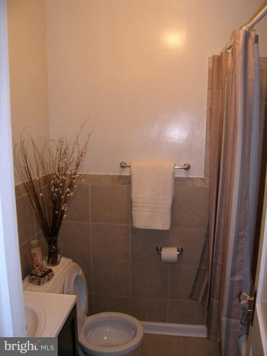 2111 2nd Street Northwest Washington, DC 20001 - Photo 14 of 17 2nd Bath