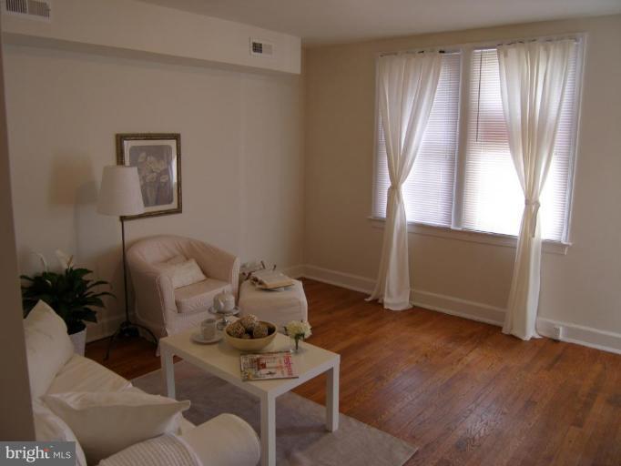 2111 2nd Street Northwest Washington, DC 20001 - Photo 4 of 17 Family Room 2