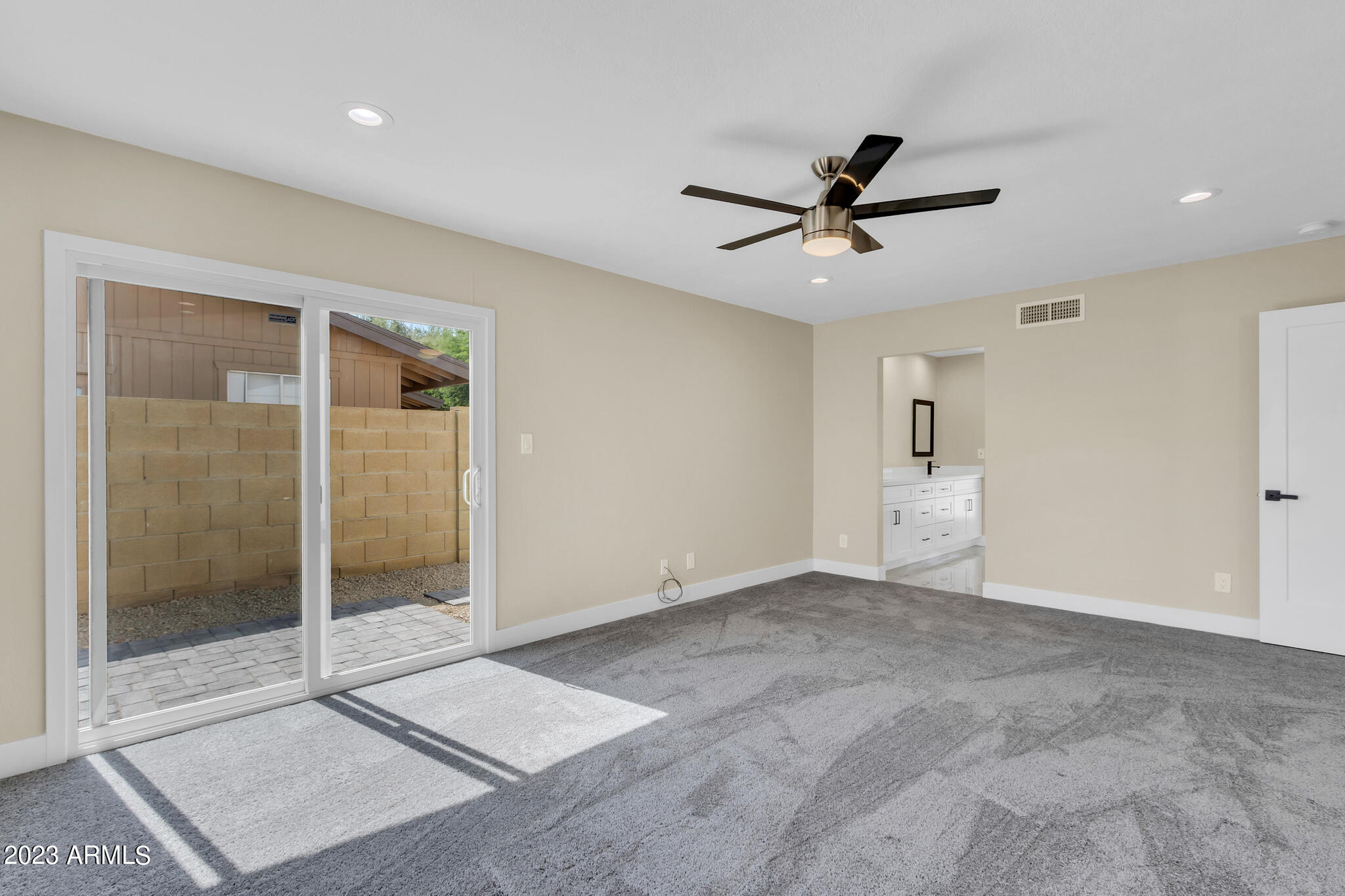 3018 East Cochise Road Phoenix, AZ 85028 - Photo 16 of 33 3018 E Cochise Dr-17