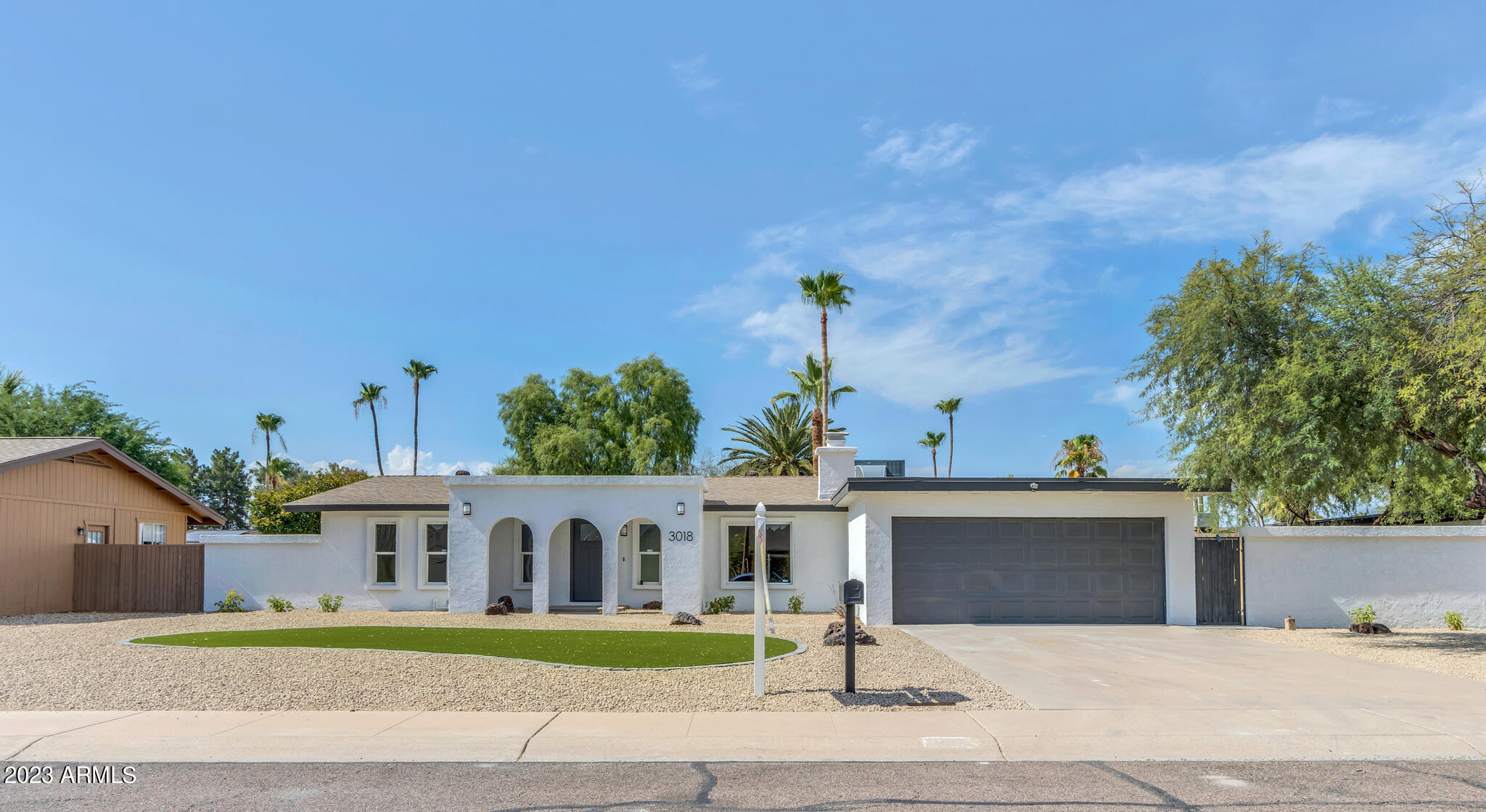 3018 E Cochise Dr-1