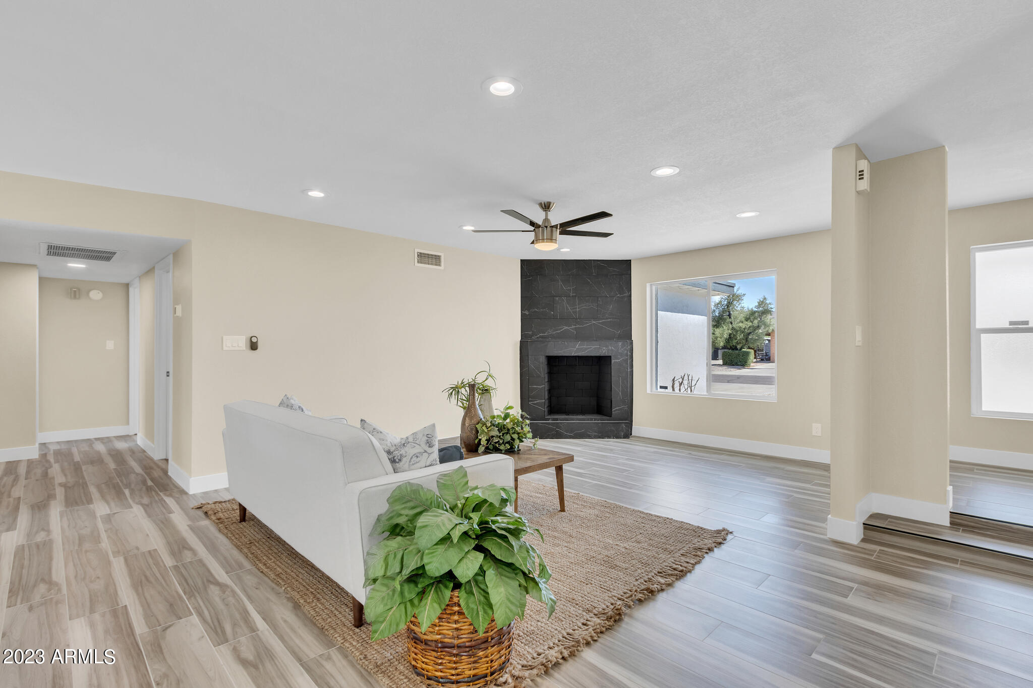 3018 E Cochise Dr-7