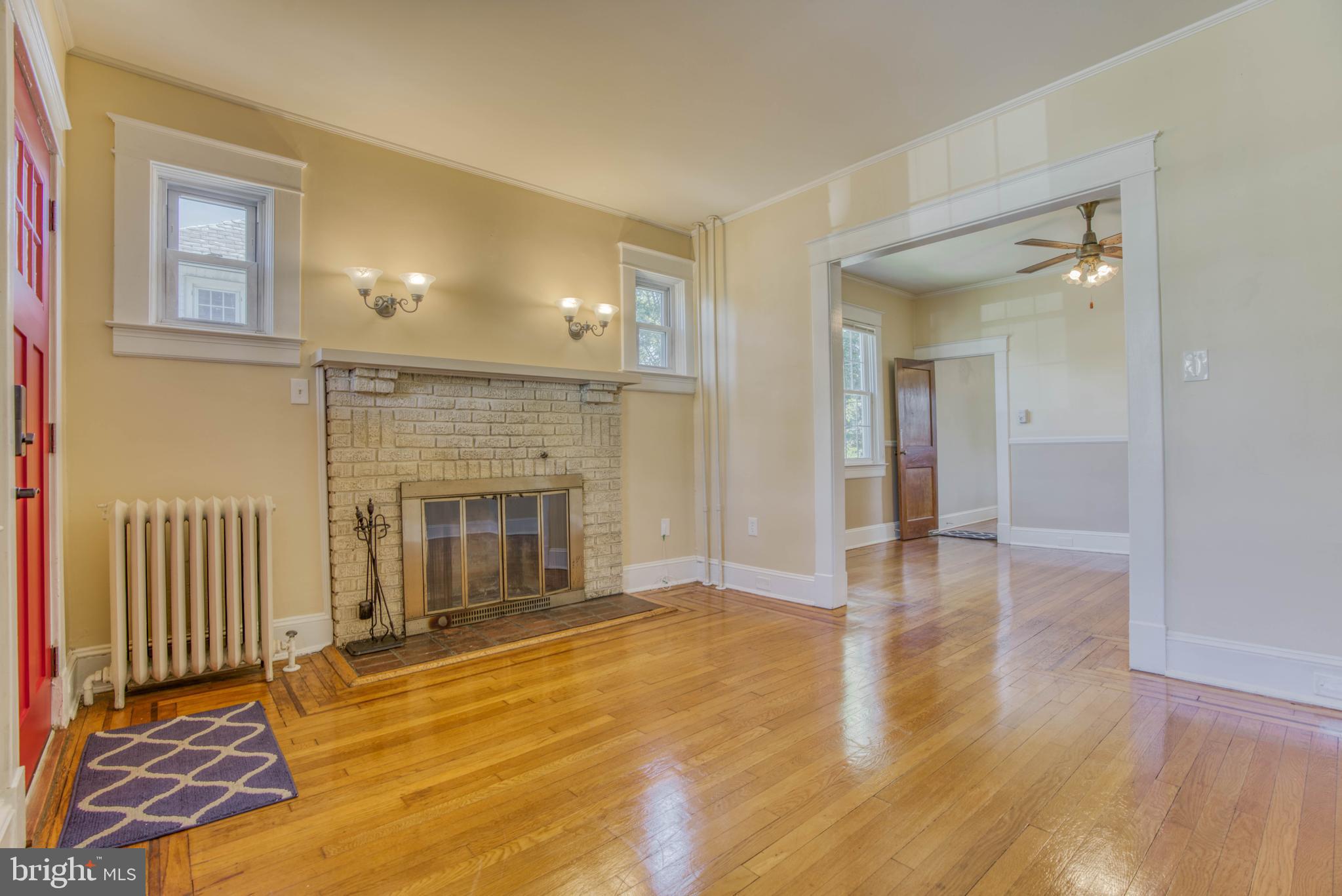 612 Plymouth Road Baltimore, MD 21229 - Photo 16 of 92 First floor living room