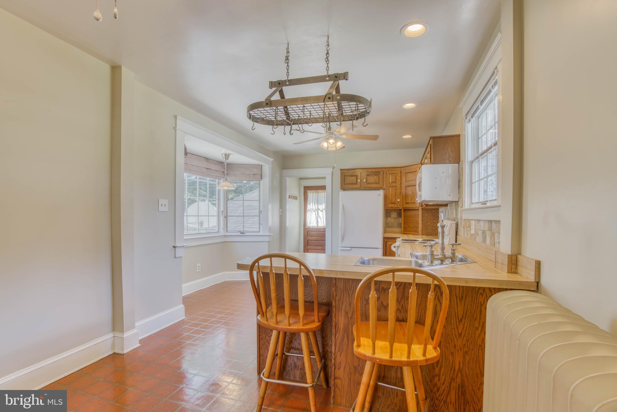 612 Plymouth Road Baltimore, MD 21229 - Photo 25 of 92 First floor - kitchen