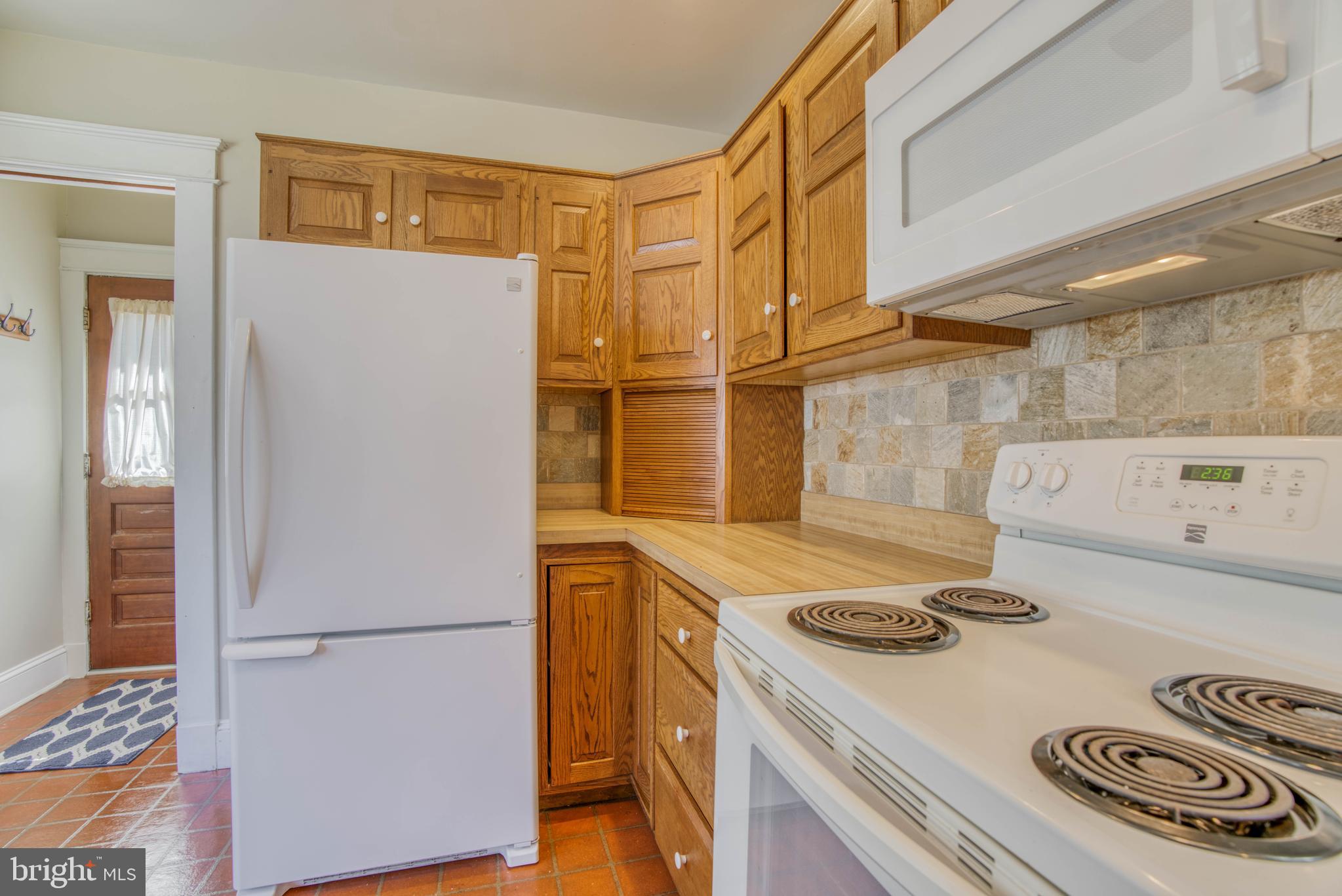 612 Plymouth Road Baltimore, MD 21229 - Photo 31 of 92 First floor - kitchen