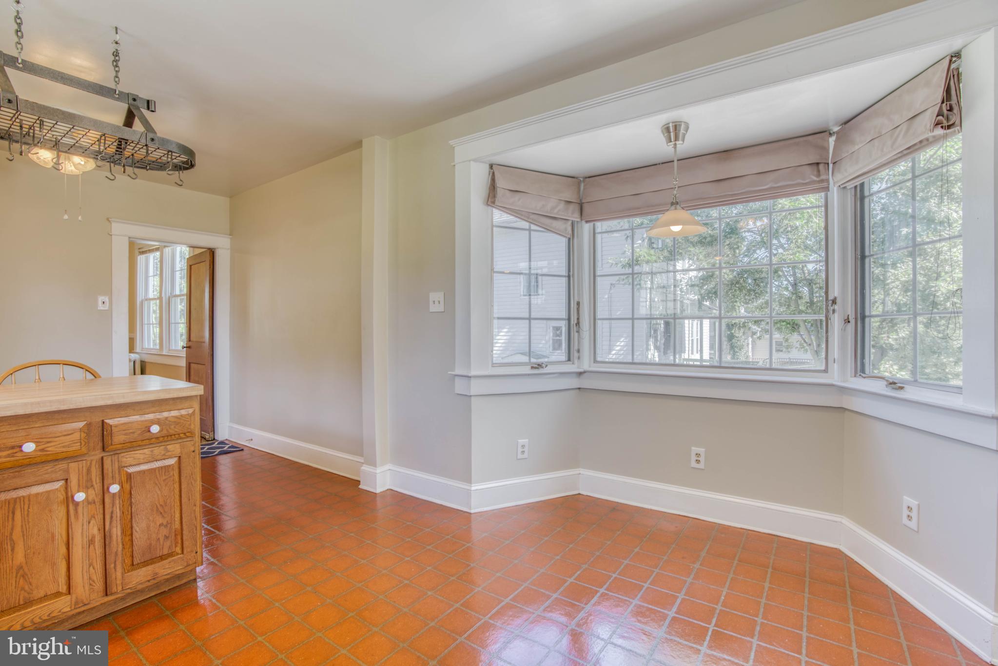 612 Plymouth Road Baltimore, MD 21229 - Photo 33 of 92 First floor - kitchen