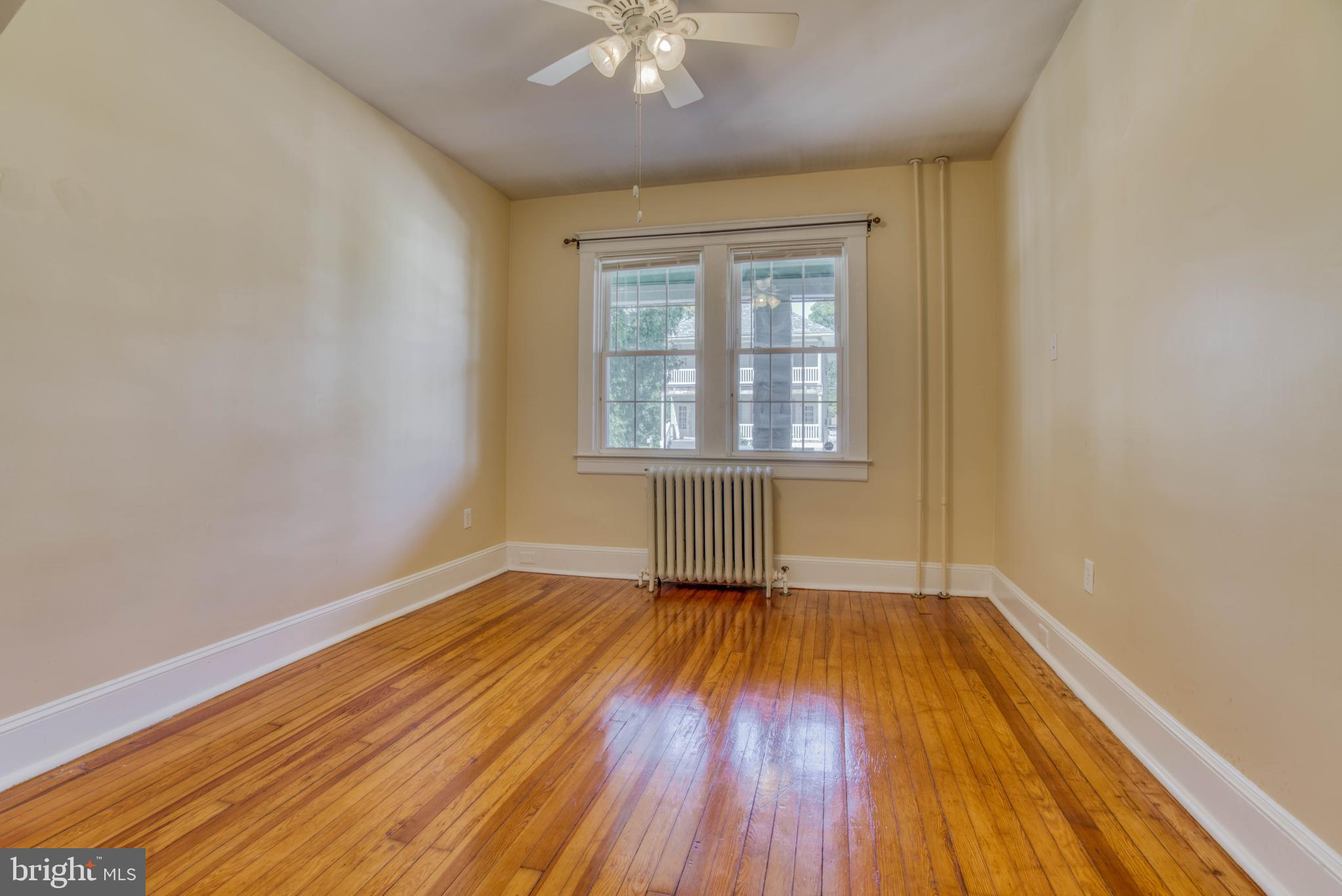 612 Plymouth Road Baltimore, MD 21229 - Photo 40 of 92 1st floor bedroom