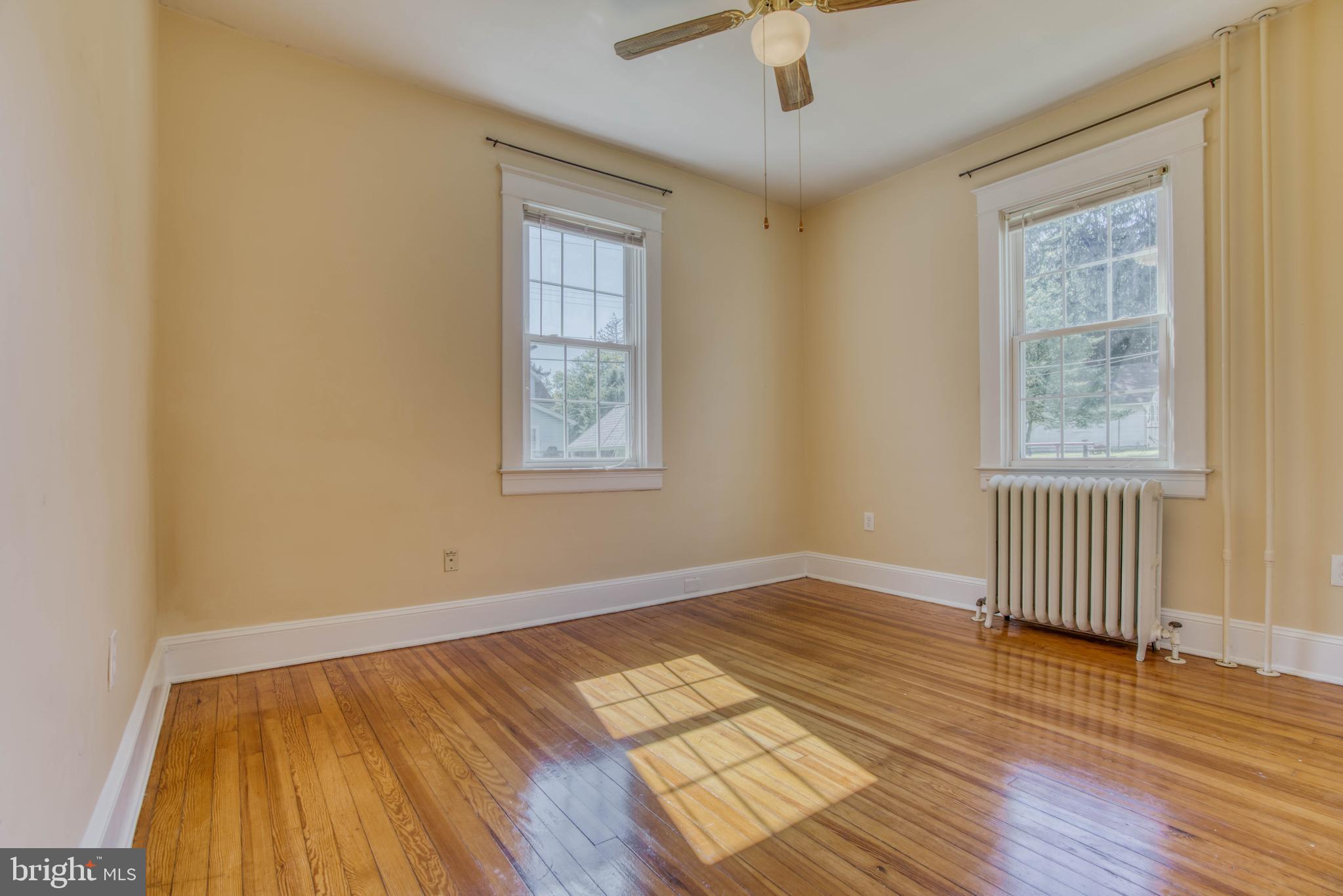 612 Plymouth Road Baltimore, MD 21229 - Photo 44 of 92 1st floor bedroom