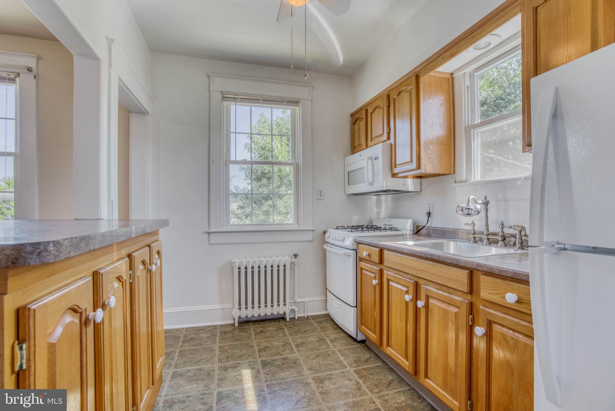 612 Plymouth Road Baltimore, MD 21229 - Photo 53 of 92 2nd floor kitchen