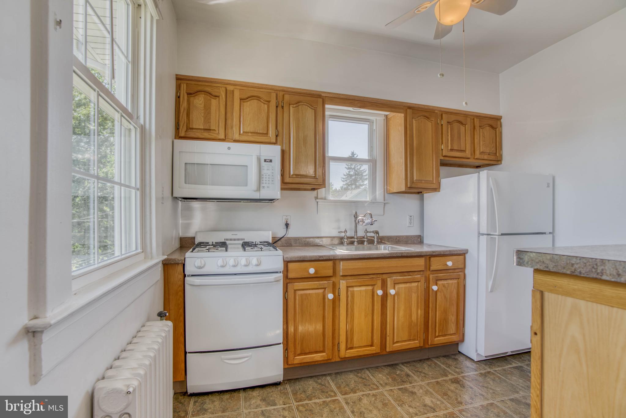612 Plymouth Road Baltimore, MD 21229 - Photo 56 of 92 2nd floor kitchen