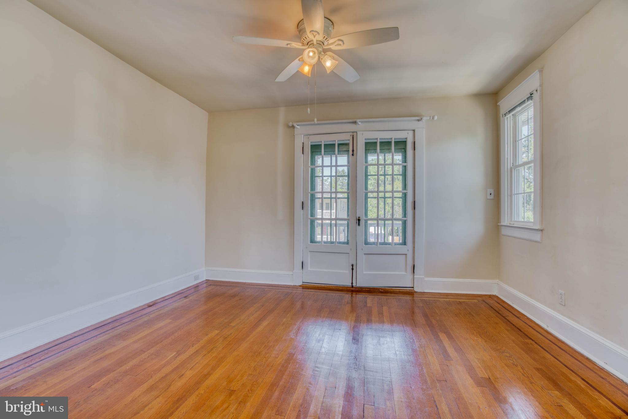 612 Plymouth Road Baltimore, MD 21229 - Photo 64 of 92 2nd floor living