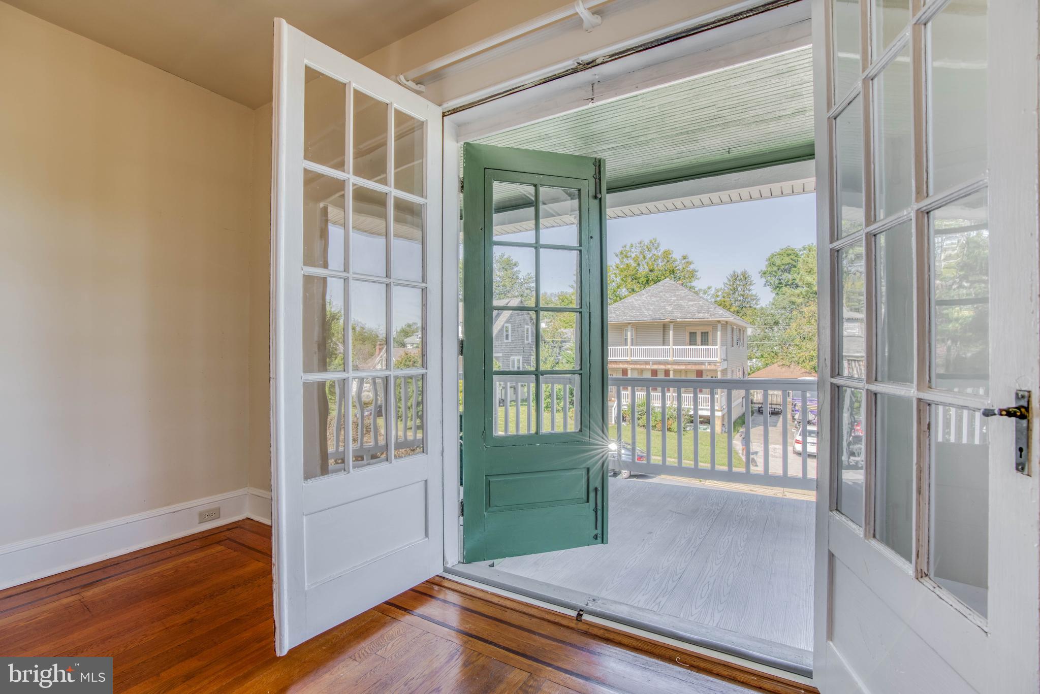 612 Plymouth Road Baltimore, MD 21229 - Photo 67 of 92 2nd floor front porch
