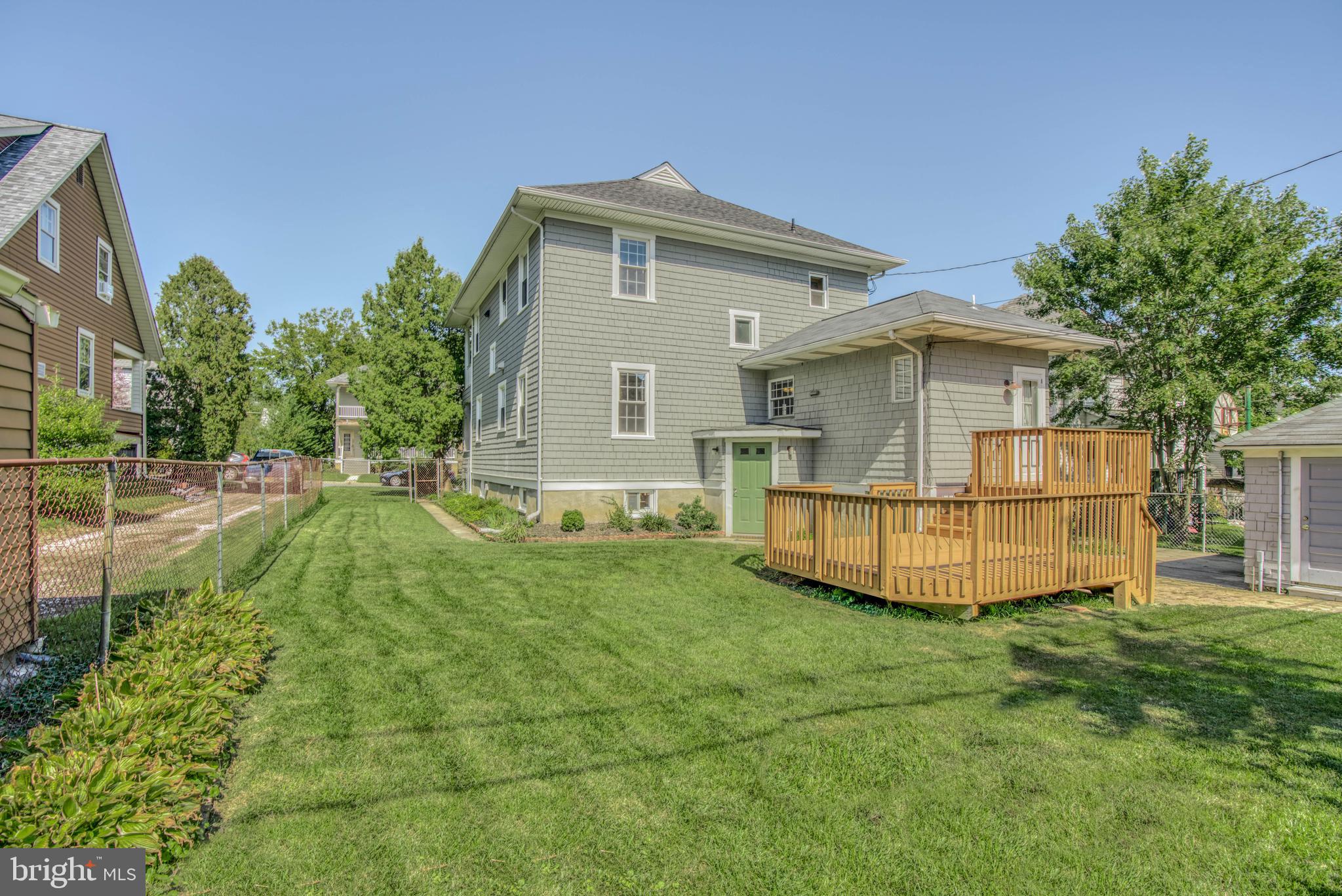 612 Plymouth Road Baltimore, MD 21229 - Photo 8 of 92