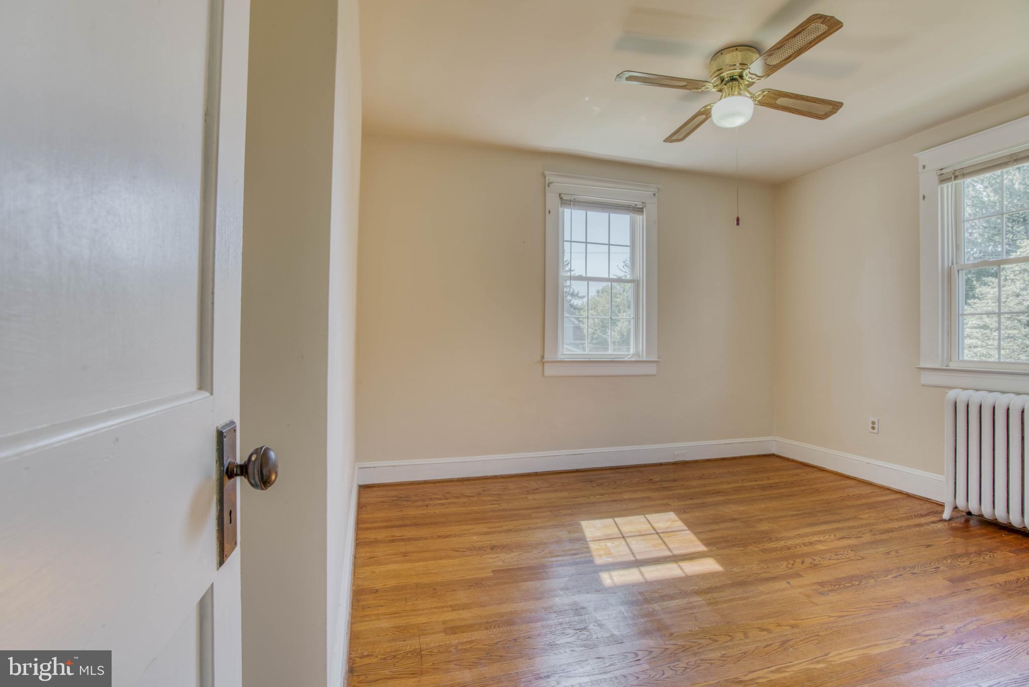 612 Plymouth Road Baltimore, MD 21229 - Photo 72 of 92 2nd floor bedroom