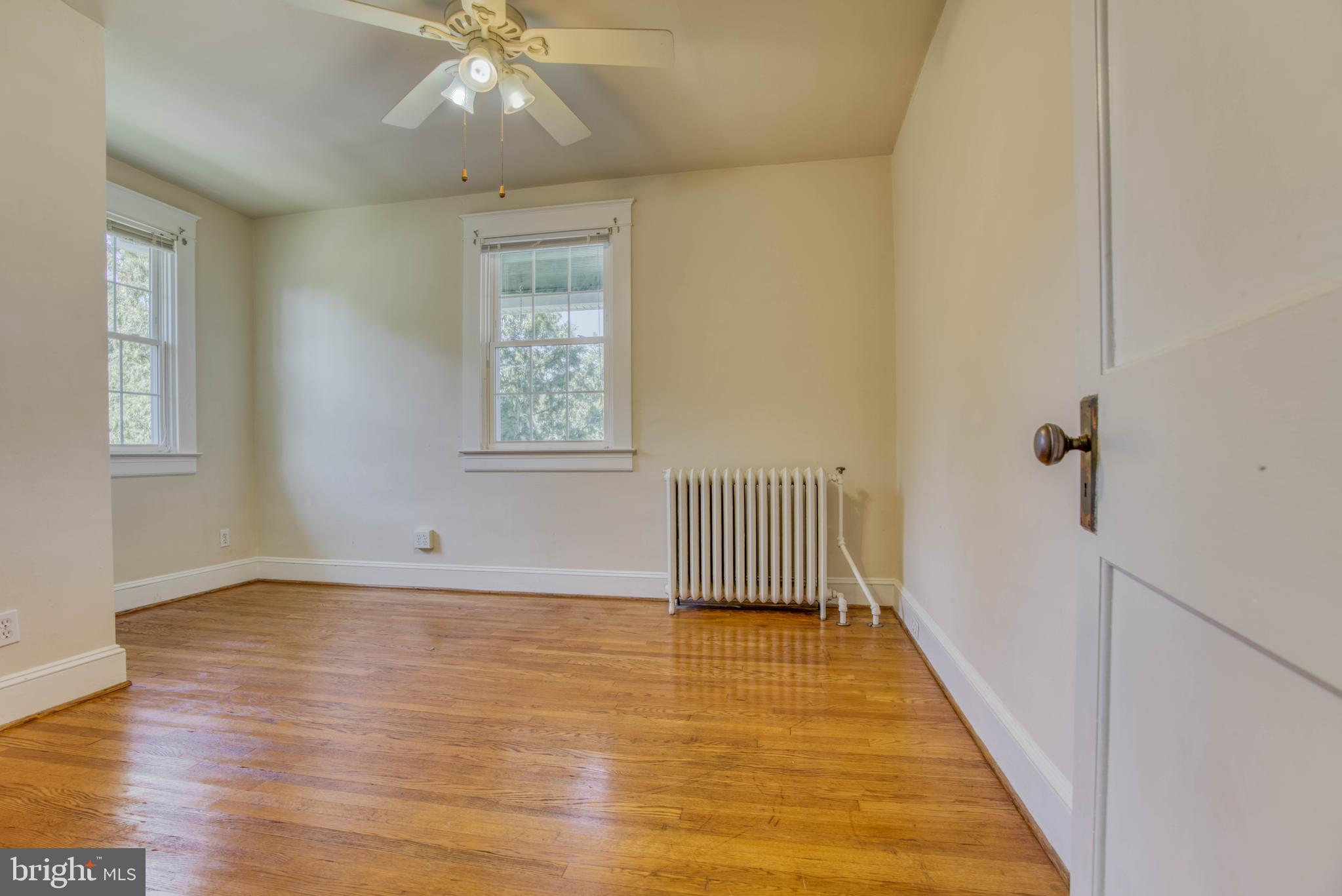 612 Plymouth Road Baltimore, MD 21229 - Photo 76 of 92 2nd floor bedroom
