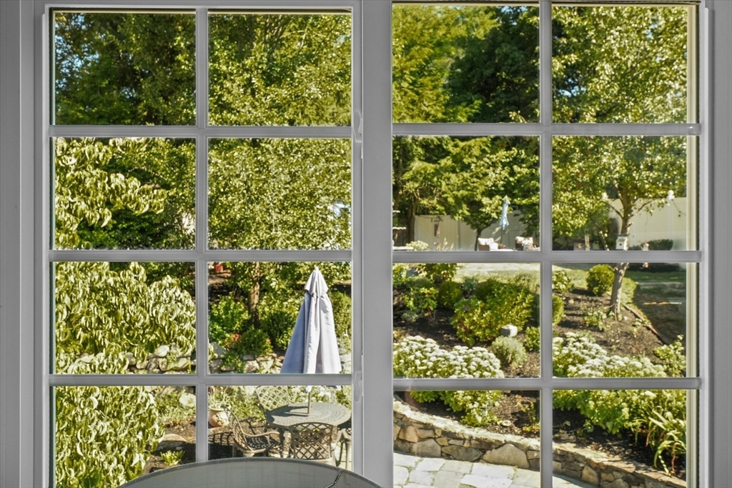 434 Main Street Amesbury, MA 01913 - Photo 19 of 40 a window