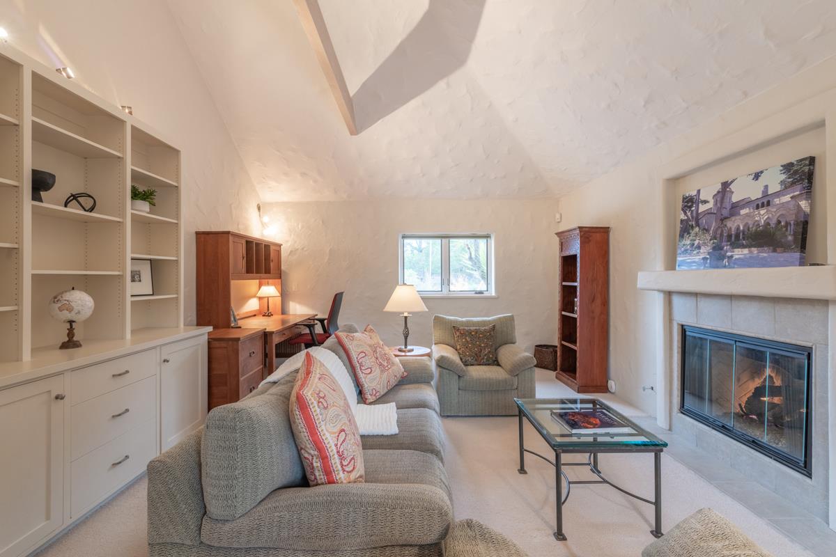 25987 Rio Vista Drive Carmel, CA 93923 - Photo 9 of 13