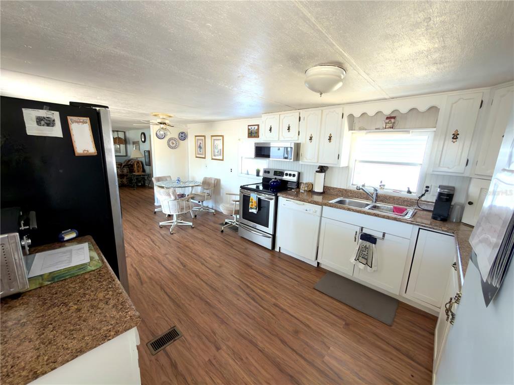 12033 Lake Pines Road Leesburg, FL 34788 - Photo 6 of 28