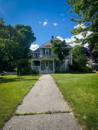 $2,600 | 18 Church Street, Unit 1, Haverhill, MA 01835