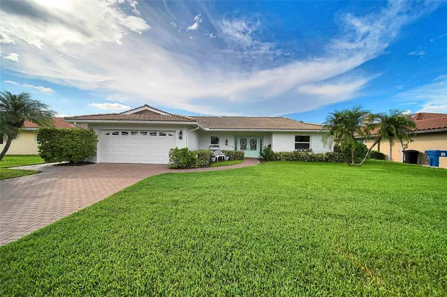 $1,580,000 | 2025 Michigan Avenue Northeast, St. Petersburg, FL 33703