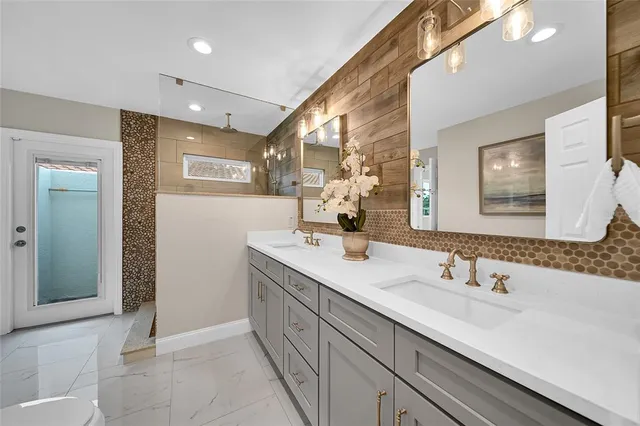 $1,580,000 | 2025 Michigan Avenue Northeast, St. Petersburg, FL 33703