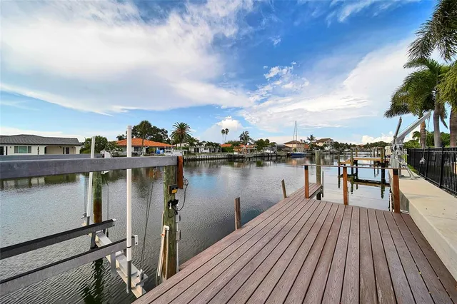 $1,580,000 | 2025 Michigan Avenue Northeast, St. Petersburg, FL 33703