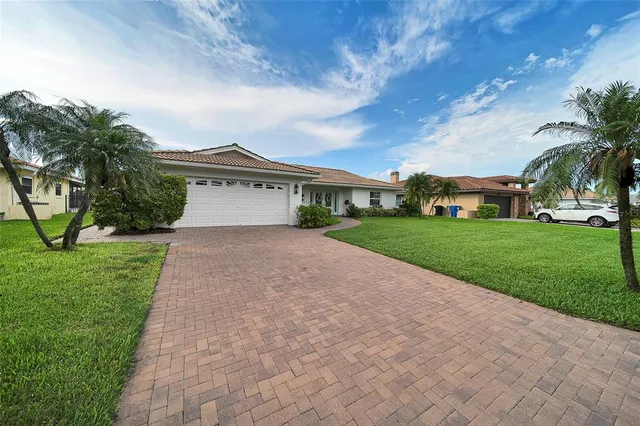 $1,580,000 | 2025 Michigan Avenue Northeast, St. Petersburg, FL 33703