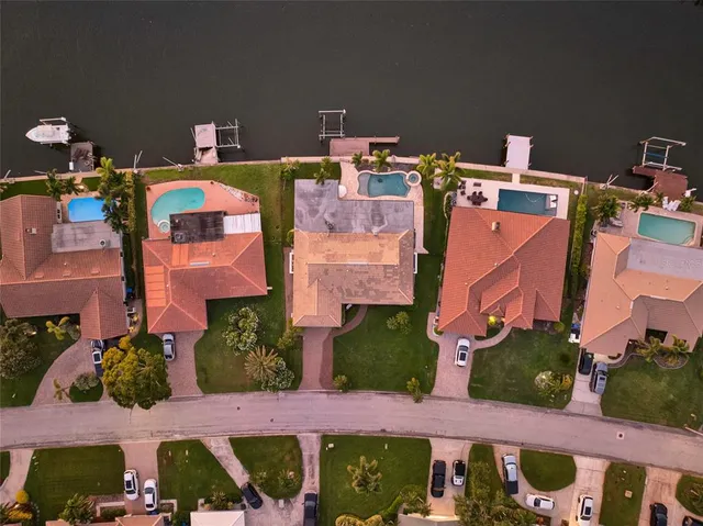 $1,580,000 | 2025 Michigan Avenue Northeast, St. Petersburg, FL 33703