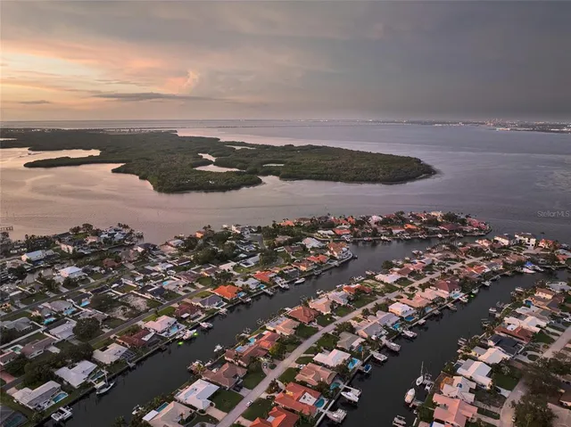 $1,580,000 | 2025 Michigan Avenue Northeast, St. Petersburg, FL 33703