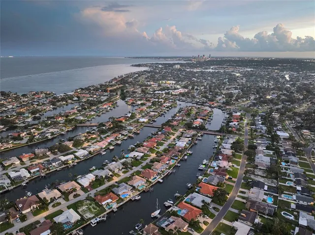 $1,580,000 | 2025 Michigan Avenue Northeast, St. Petersburg, FL 33703