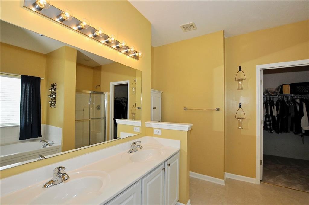 11248 Falling Water Way Fishers, IN 46037 - Photo 16 of 31 Gallery Image 16