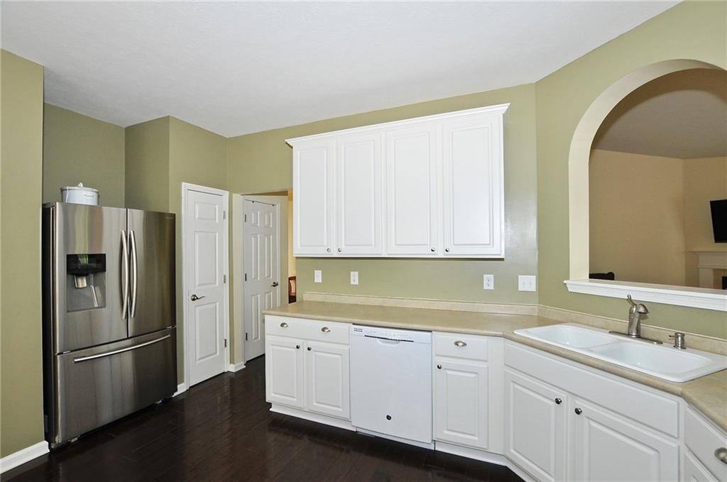 11248 Falling Water Way Fishers, IN 46037 - Photo 10 of 31 Gallery Image 10