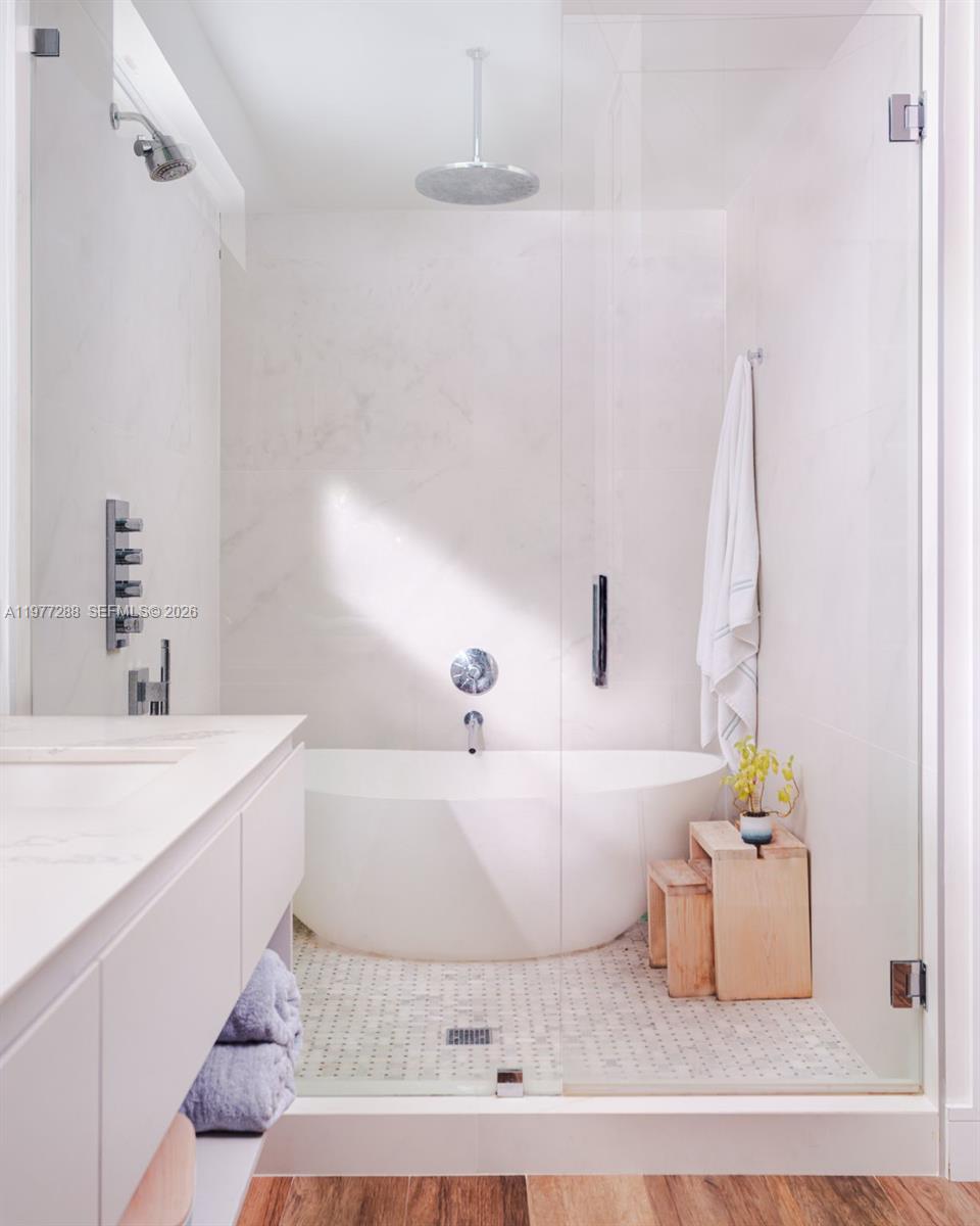 2977 Bridgeport Avenue Miami, FL 33133 - Photo 18 of 49 Primary Bathroom