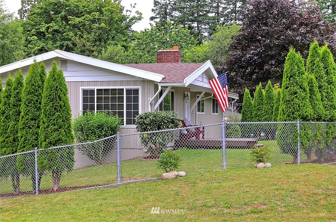 13251 Lake Kathleen Road Southeast Renton, WA 98059 - Photo 2 of 21