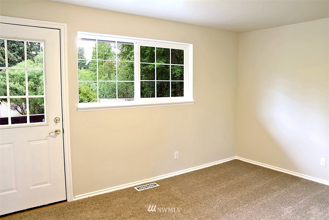 13251 Lake Kathleen Road Southeast Renton, WA 98059 - Photo 12 of 21