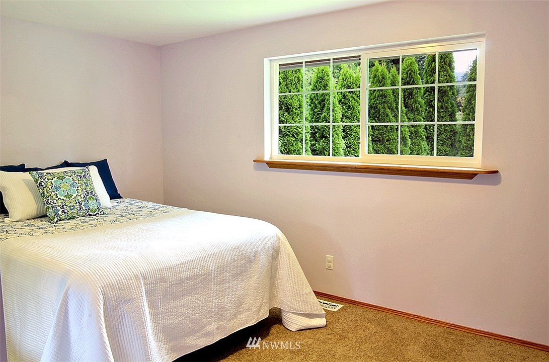 13251 Lake Kathleen Road Southeast Renton, WA 98059 - Photo 14 of 21
