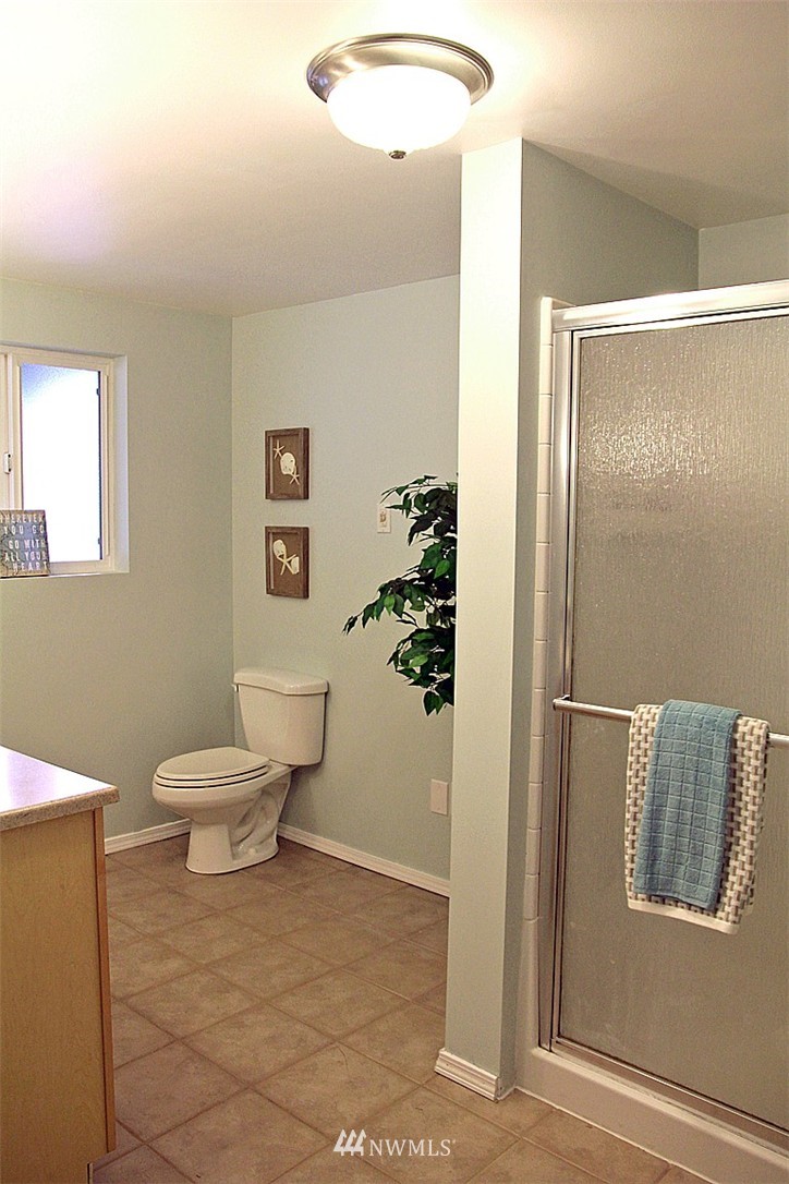 13251 Lake Kathleen Road Southeast Renton, WA 98059 - Photo 15 of 21