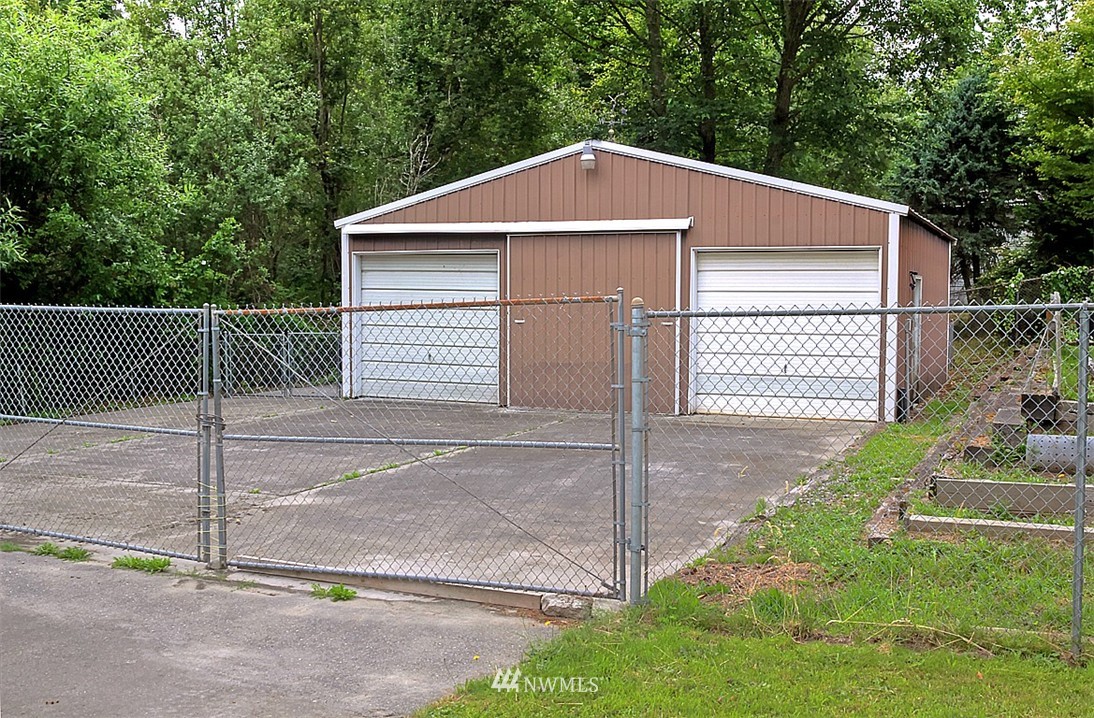 13251 Lake Kathleen Road Southeast Renton, WA 98059 - Photo 19 of 21