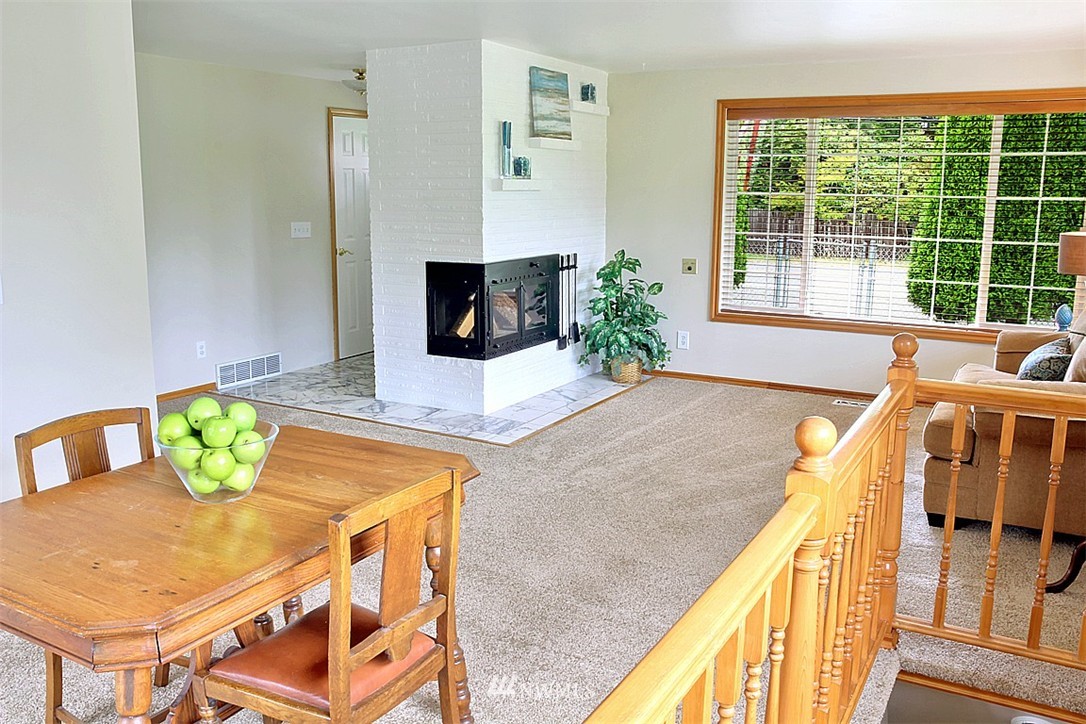 13251 Lake Kathleen Road Southeast Renton, WA 98059 - Photo 4 of 21