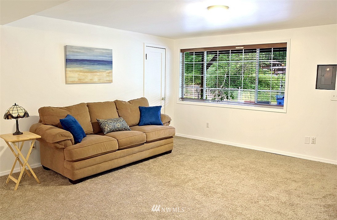 13251 Lake Kathleen Road Southeast Renton, WA 98059 - Photo 8 of 21